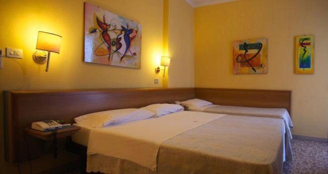 Hotel Astor Modena Ruang foto